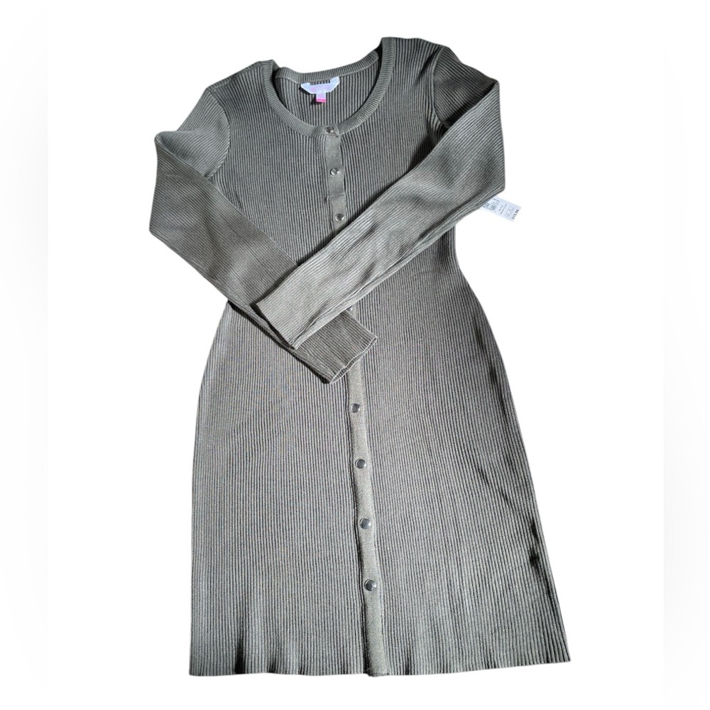 New with tags Women's olive green. Ribbed Jewel Button Front Midi sweater dress